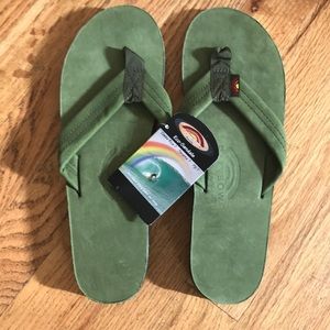 NWT Rainbow flip-flops green wide strap